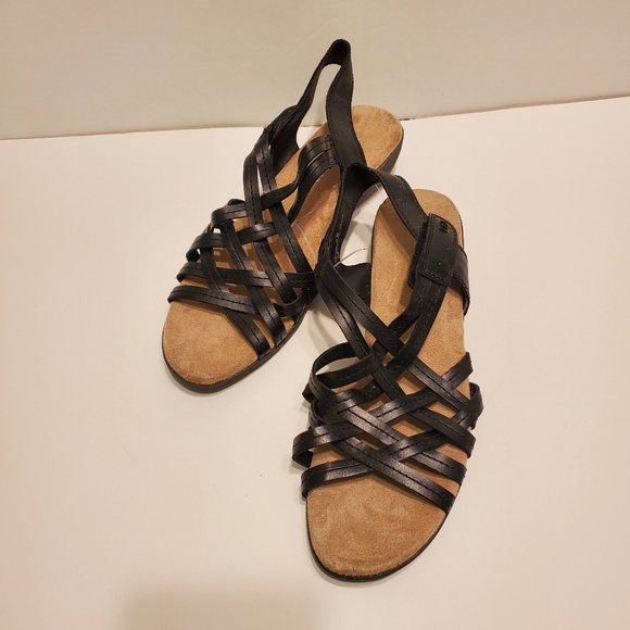 Black Sandals, Sz 9 - Picture 2 of 3